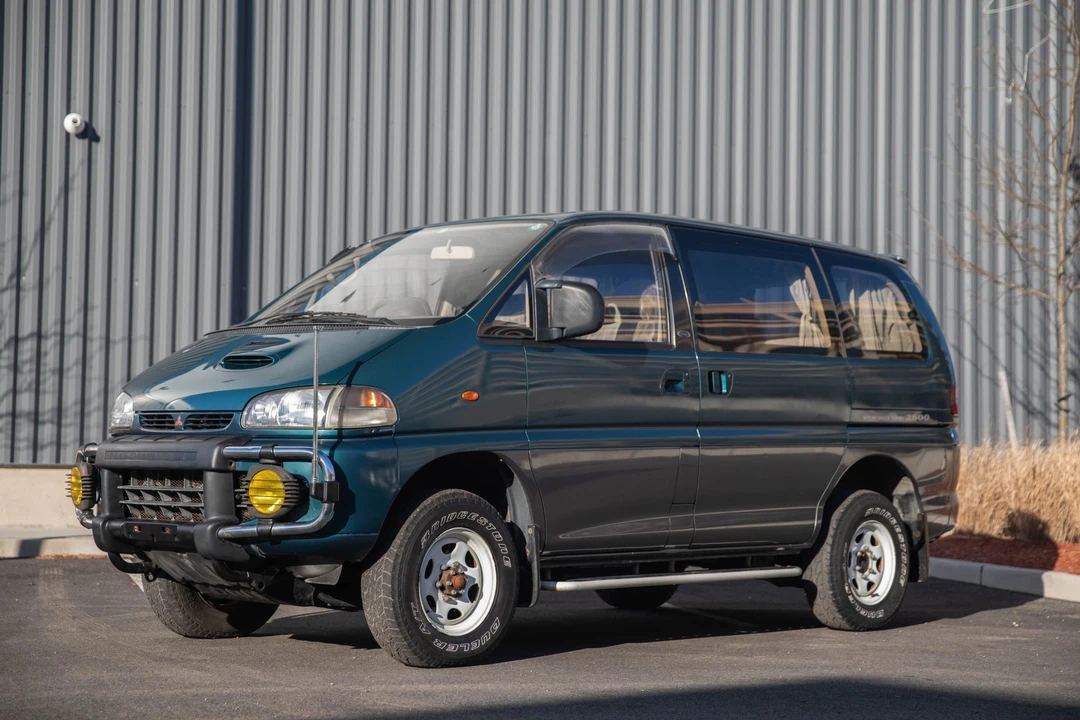 1995 Mitsubishi Delica 4th Gen - Image 3 of 31