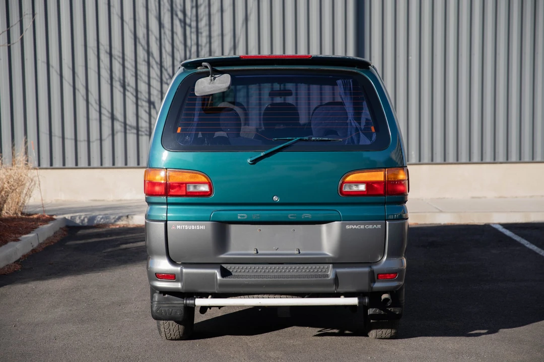 1995 Mitsubishi Delica 4th Gen - Image 17 of 31