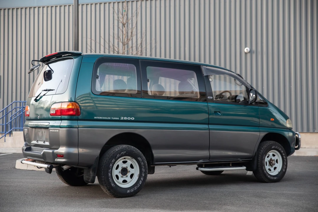 1995 Mitsubishi Delica 4th Gen - Image 14 of 31