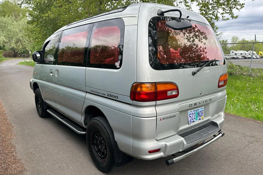 1995 Mitsubishi Delica 3rd Gen - Image 4 of 31