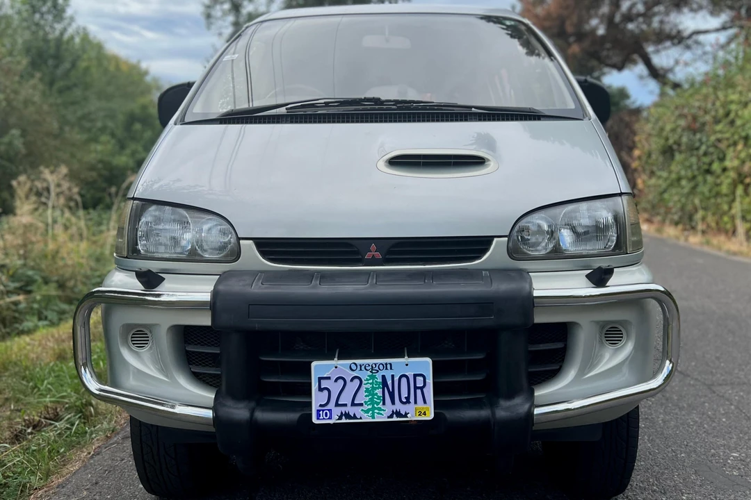1995 Mitsubishi Delica 3rd Gen - Image 2 of 31