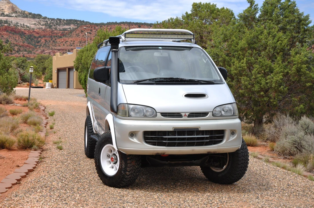 1995 Mitsubishi Delica 4th Gen - Image 14 of 31