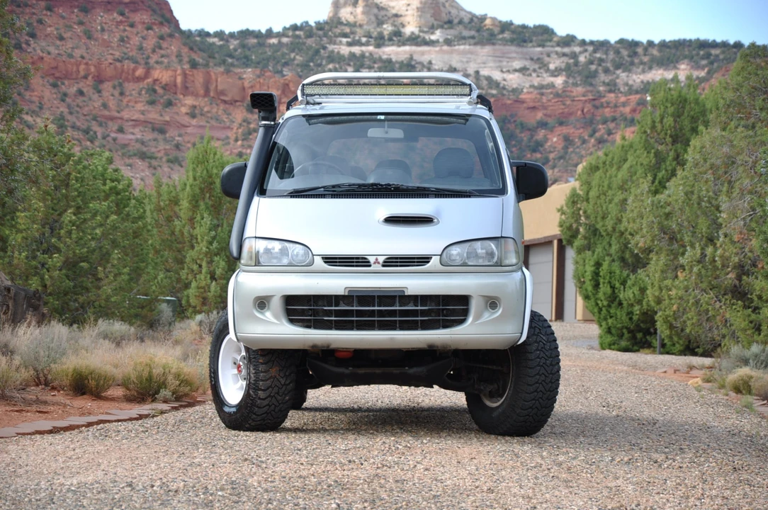 1995 Mitsubishi Delica 4th Gen - Image 15 of 31