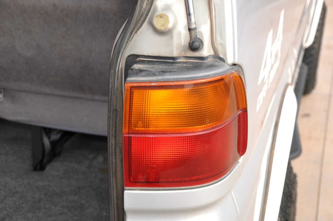 1995 Mitsubishi Delica 4th Gen - Image 22 of 31