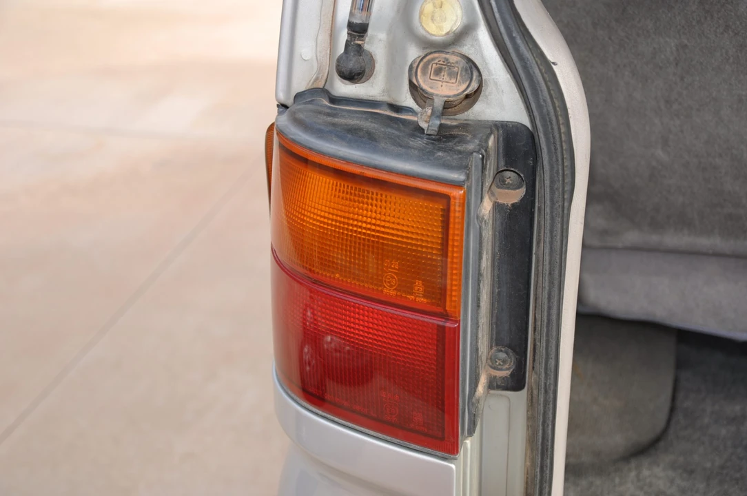 1995 Mitsubishi Delica 4th Gen - Image 21 of 31