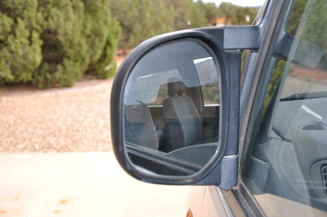 1995 Mitsubishi Delica 4th Gen - Image 25 of 31