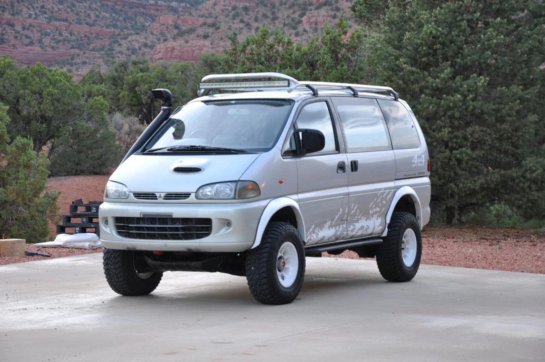1995 Mitsubishi Delica 4th Gen - Image 16 of 31