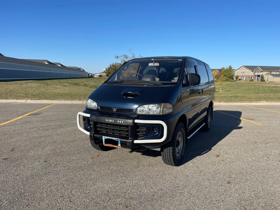 1995 Mitsubishi Delica 4th Gen - Image 4 of 31