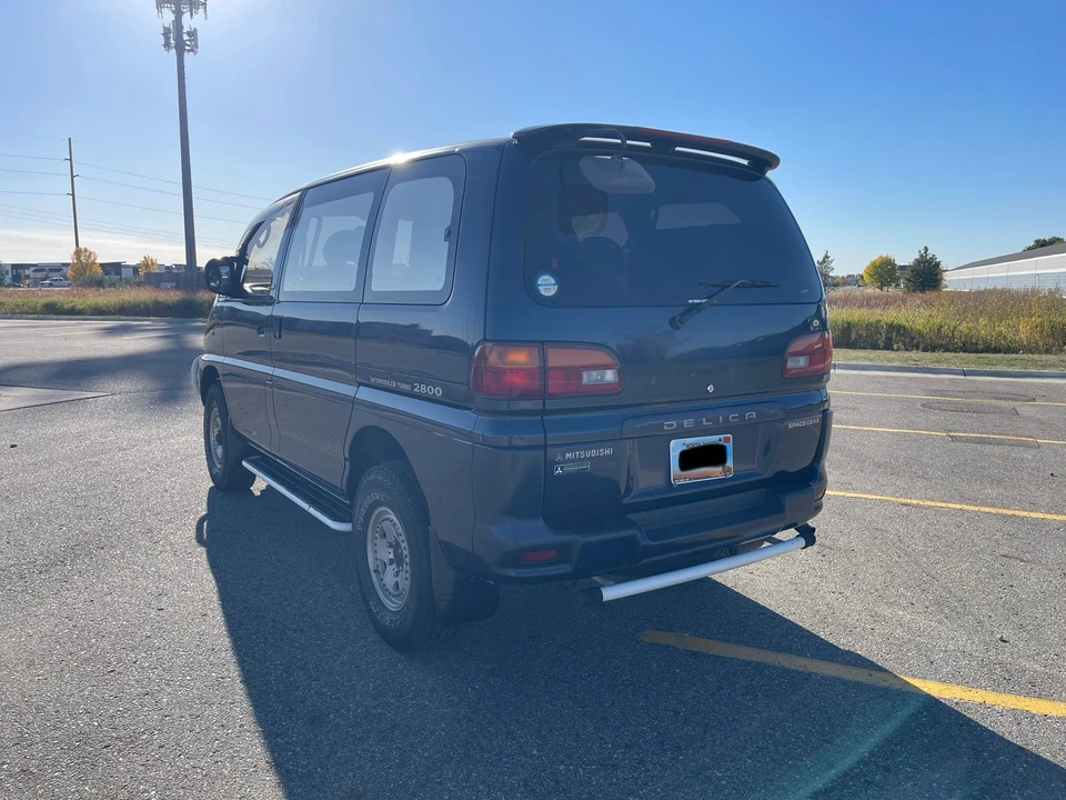 1995 Mitsubishi Delica 4th Gen - Image 16 of 31