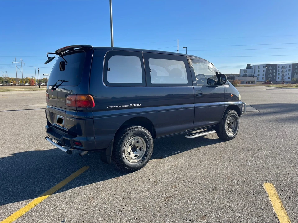 1995 Mitsubishi Delica 4th Gen - Image 12 of 31