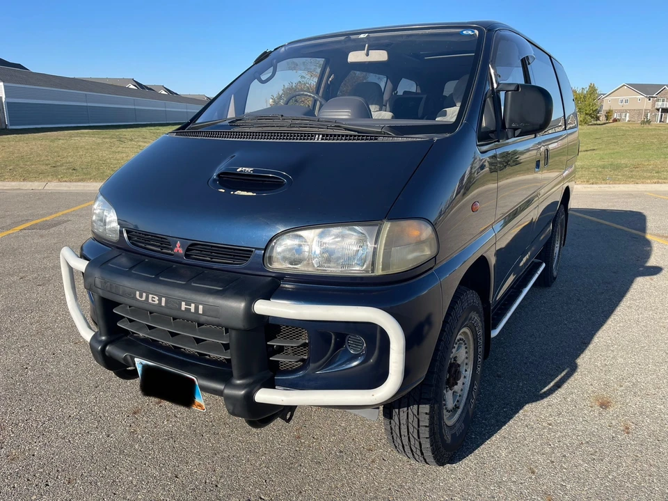 1995 Mitsubishi Delica 4th Gen - Image 3 of 31