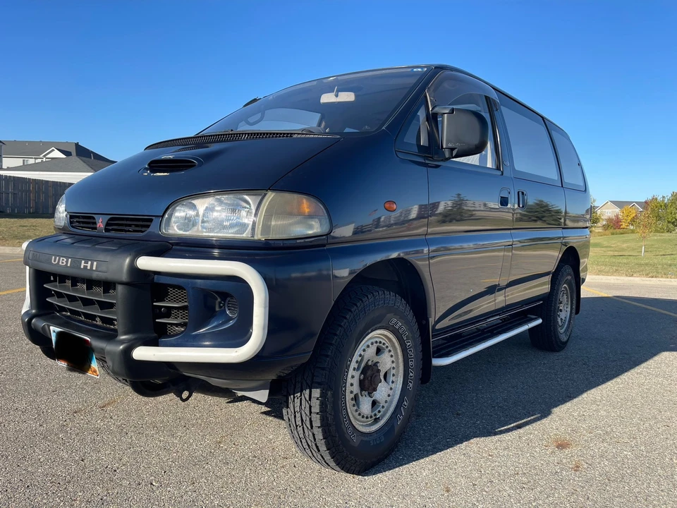 1995 Mitsubishi Delica 4th Gen - Image 2 of 31