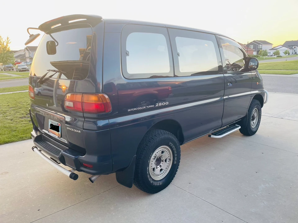 1995 Mitsubishi Delica 4th Gen - Image 25 of 31