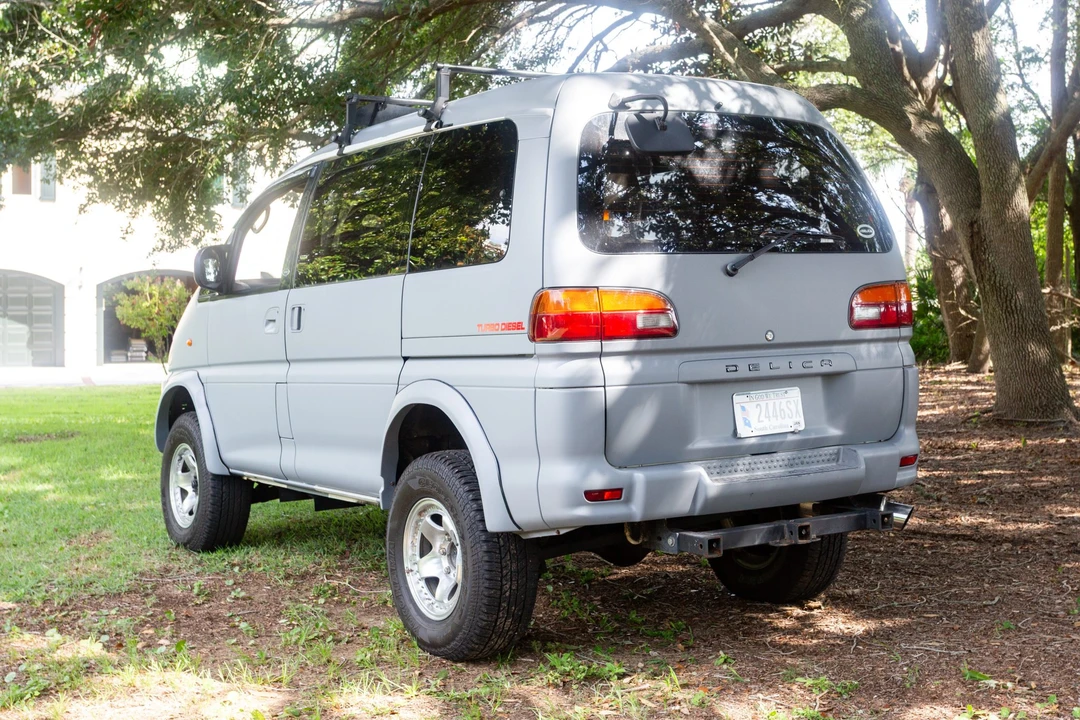 1995 Mitsubishi Delica 3rd Gen - Image 10 of 31