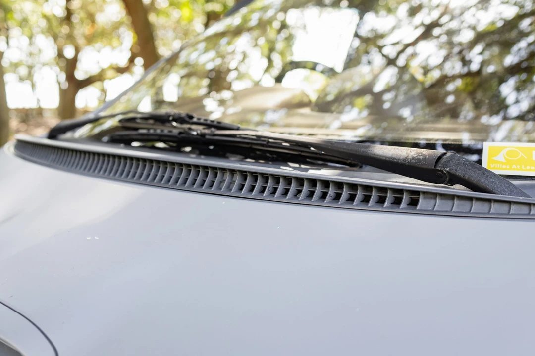 1995 Mitsubishi Delica 3rd Gen - Image 24 of 31