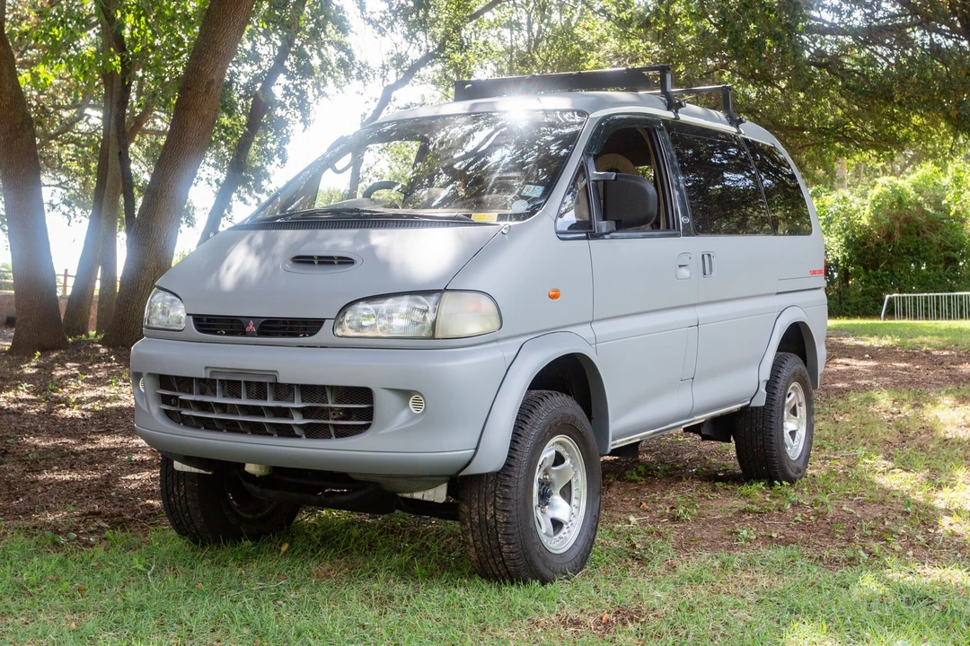 1995 Mitsubishi Delica 3rd Gen - Image 2 of 31