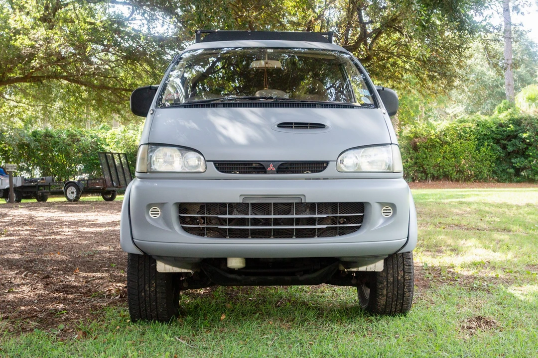 1995 Mitsubishi Delica 3rd Gen - Image 3 of 31