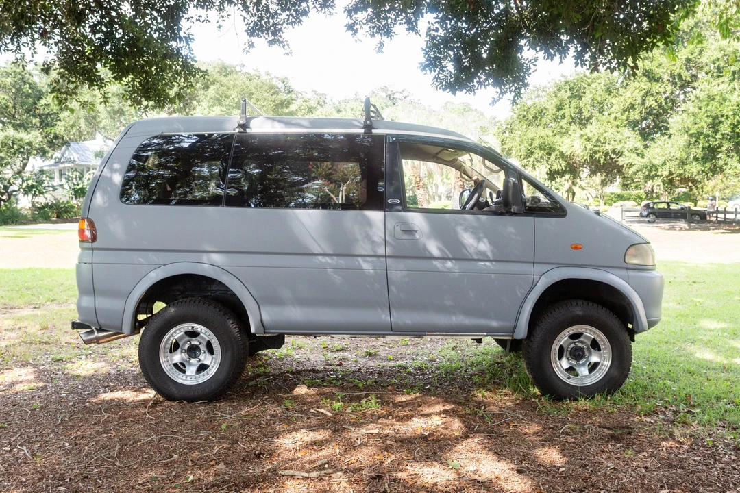 1995 Mitsubishi Delica 3rd Gen - Image 6 of 31