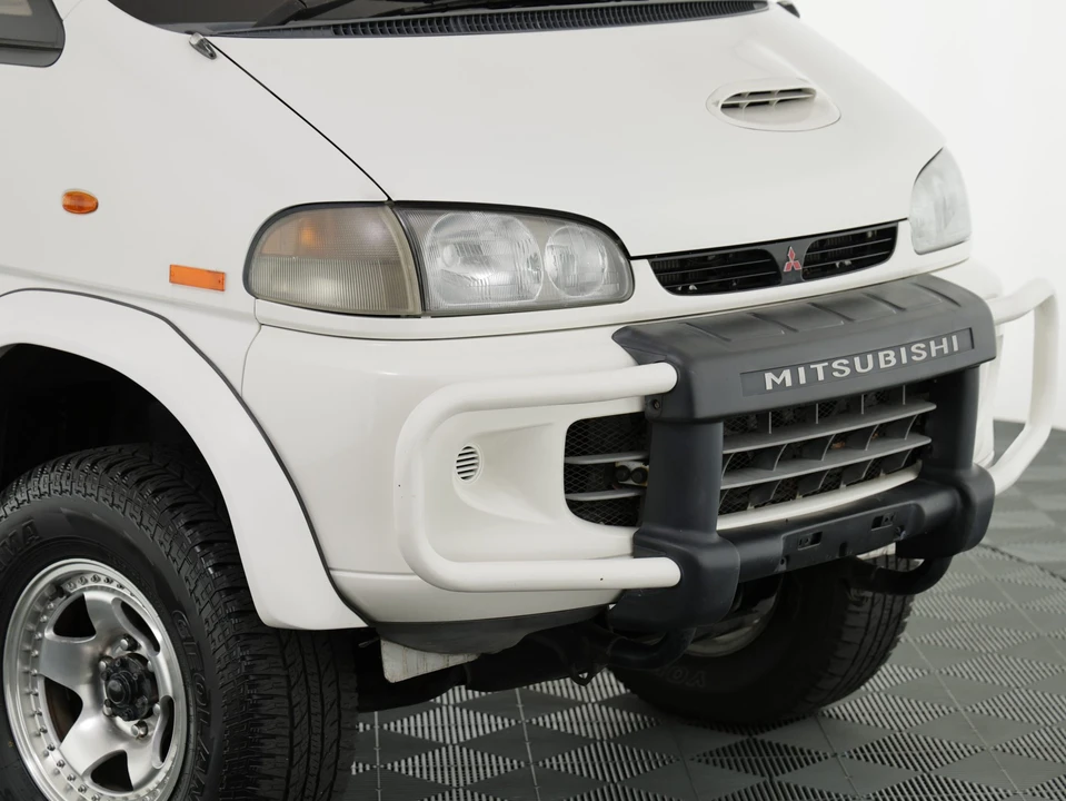 1995 Mitsubishi Delica 4th Gen - Image 14 of 31