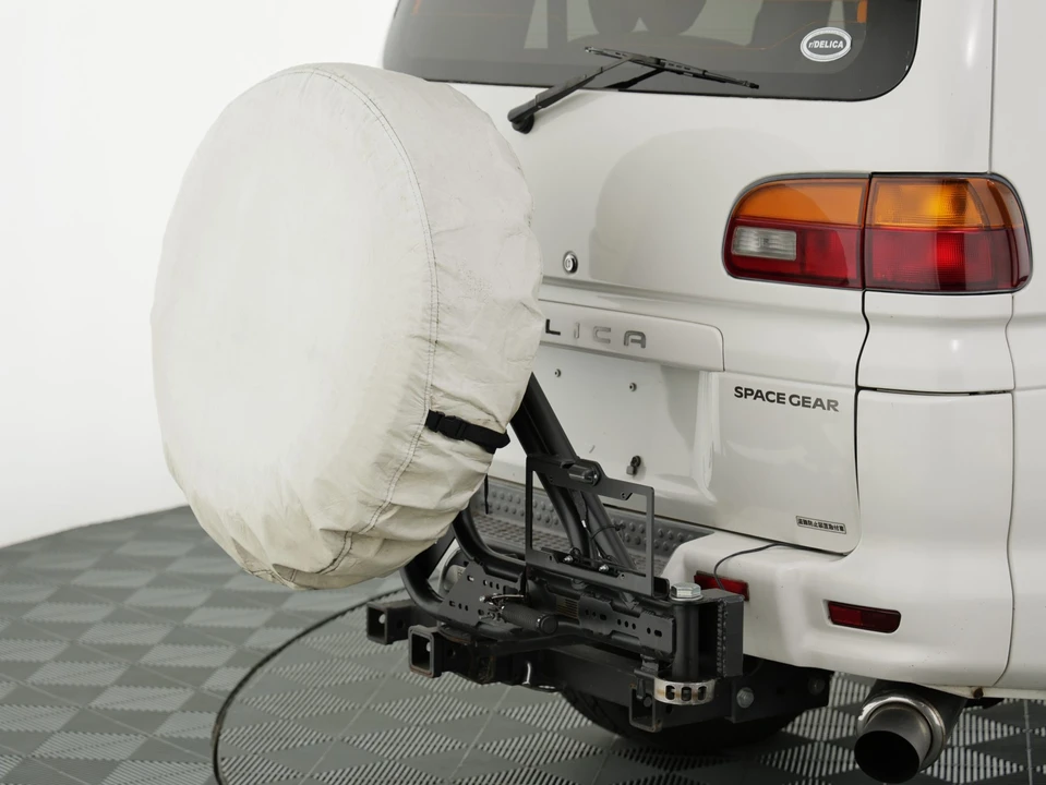 1995 Mitsubishi Delica 4th Gen - Image 21 of 31