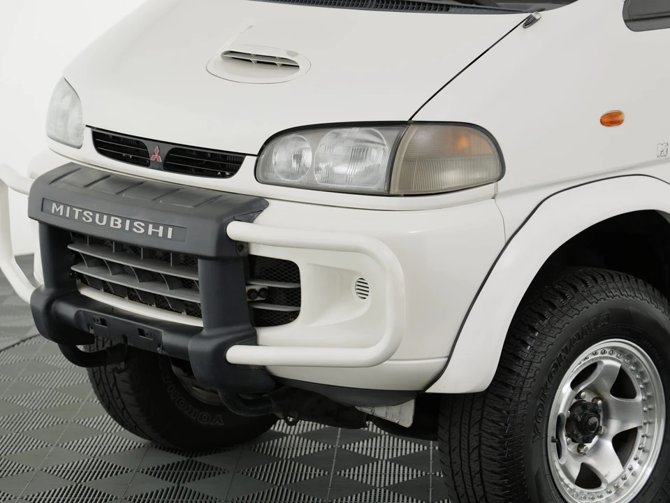 1995 Mitsubishi Delica 4th Gen - Image 13 of 31