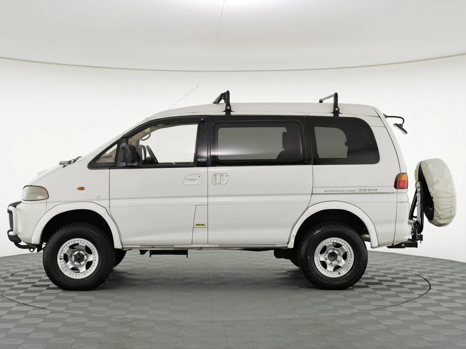 1995 Mitsubishi Delica 4th Gen - Image 6 of 31