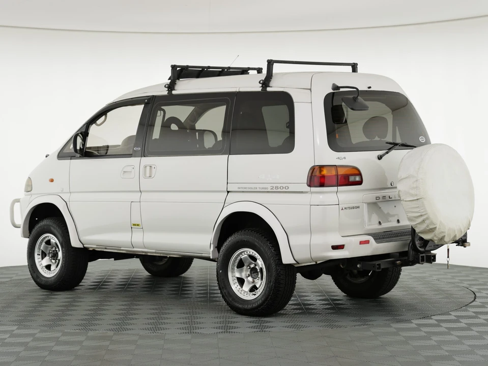 1995 Mitsubishi Delica 4th Gen - Image 7 of 31