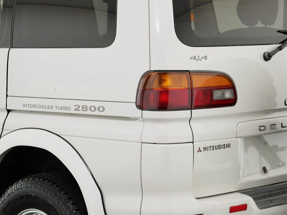 1995 Mitsubishi Delica 4th Gen - Image 18 of 31