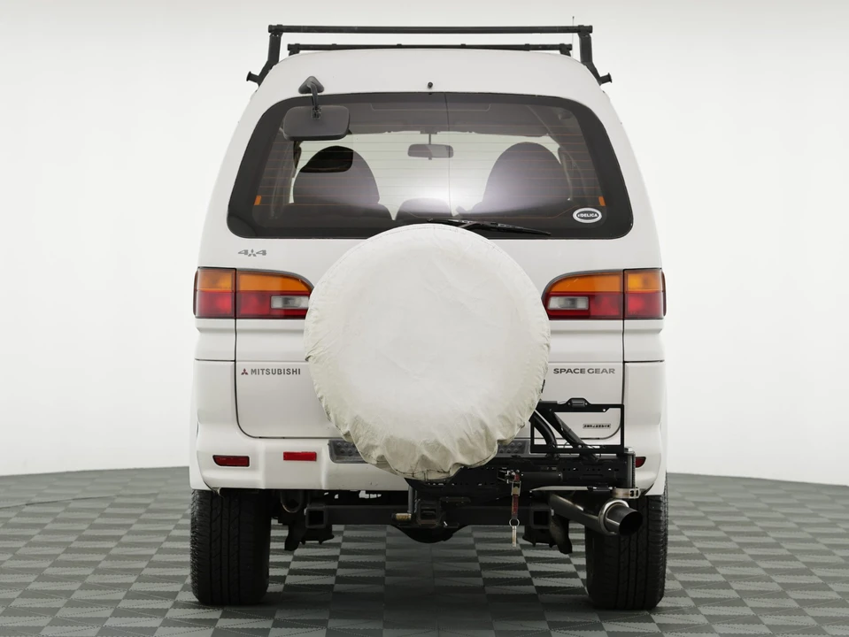1995 Mitsubishi Delica 4th Gen - Image 8 of 31