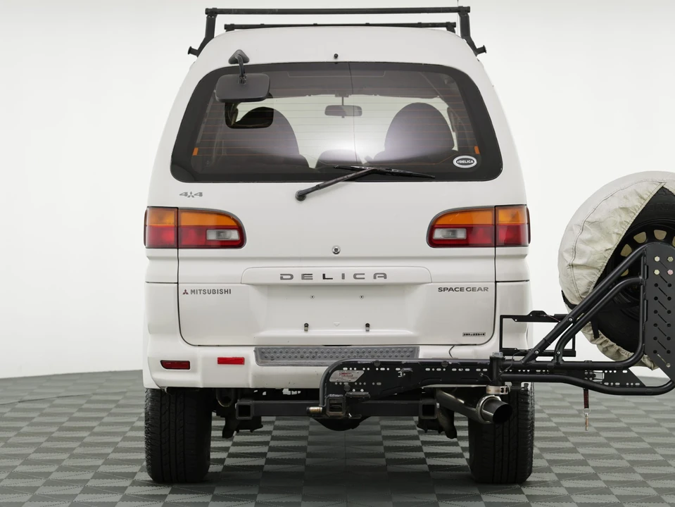 1995 Mitsubishi Delica 4th Gen - Image 23 of 31