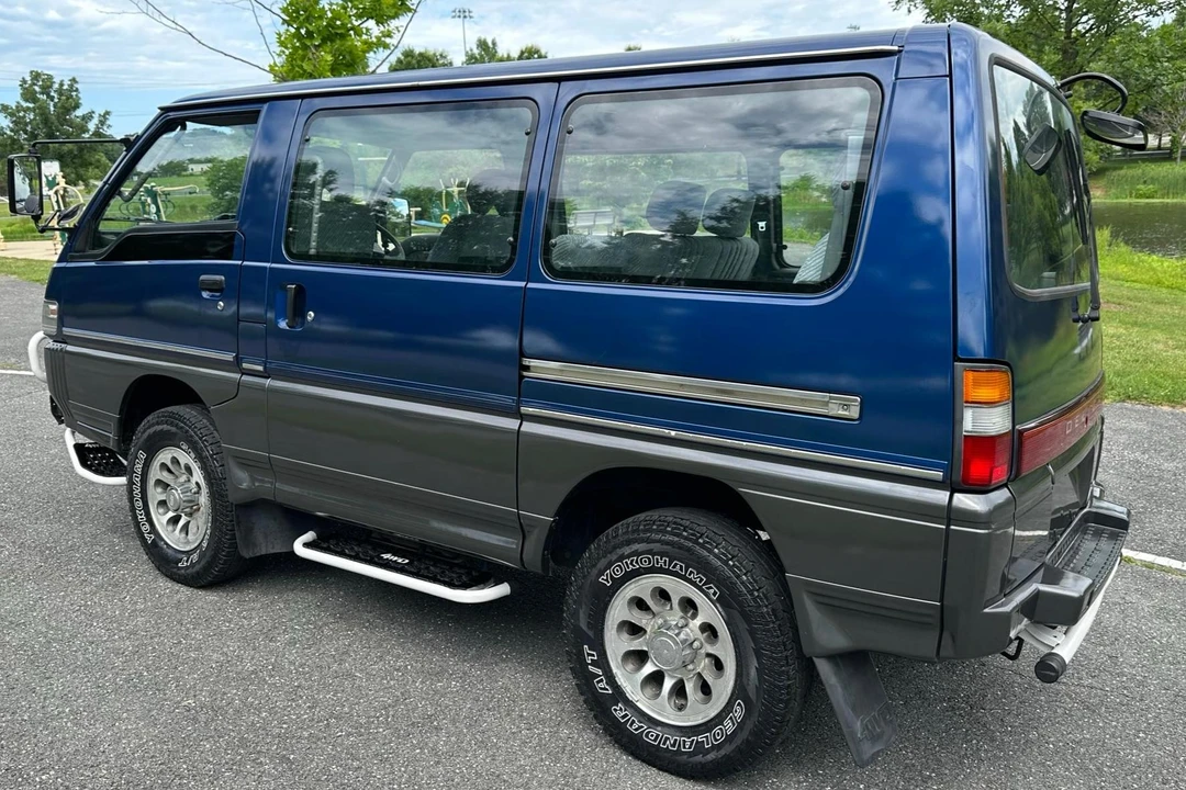 1995 Mitsubishi Delica 4th Gen - Image 4 of 31