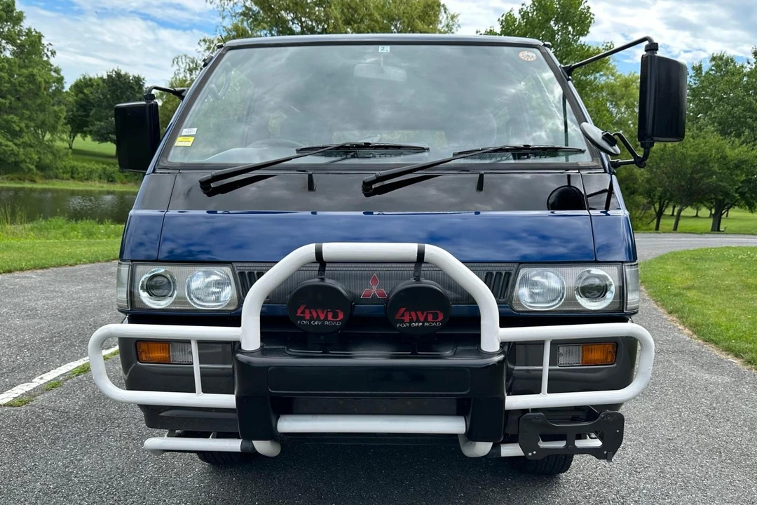 1995 Mitsubishi Delica 4th Gen - Image 2 of 31