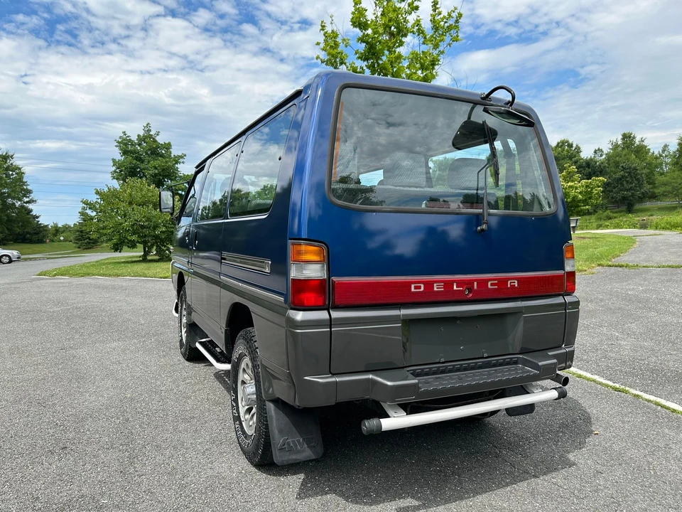 1995 Mitsubishi Delica 4th Gen - Image 23 of 31