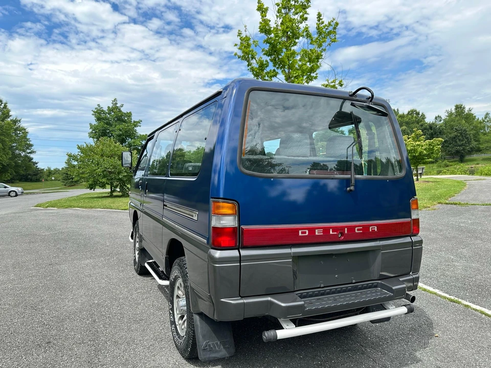 1995 Mitsubishi Delica 4th Gen - Image 24 of 31
