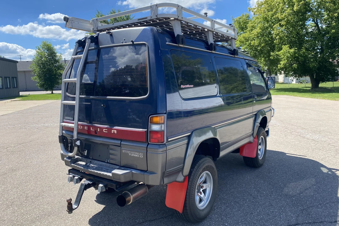 1995 Mitsubishi Delica 4th Gen - Image 4 of 31