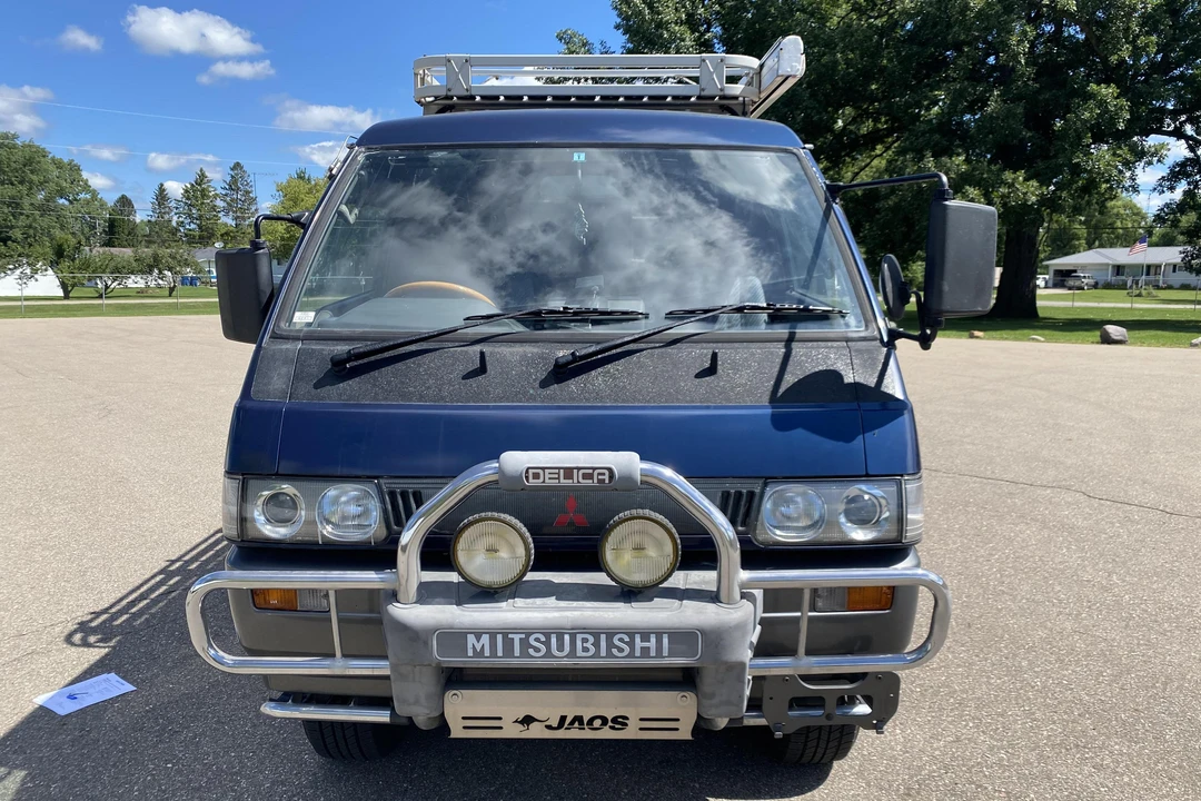 1995 Mitsubishi Delica 4th Gen - Image 3 of 31