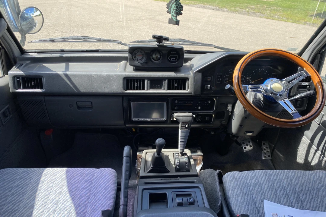 1995 Mitsubishi Delica 4th Gen - Image 25 of 31