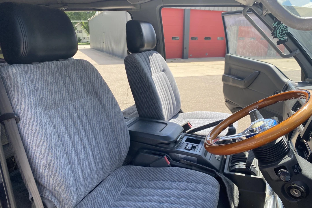 1995 Mitsubishi Delica 4th Gen - Image 26 of 31