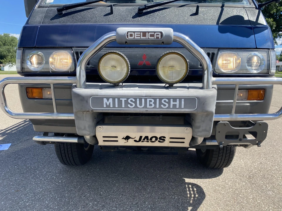 1995 Mitsubishi Delica 4th Gen - Image 11 of 31