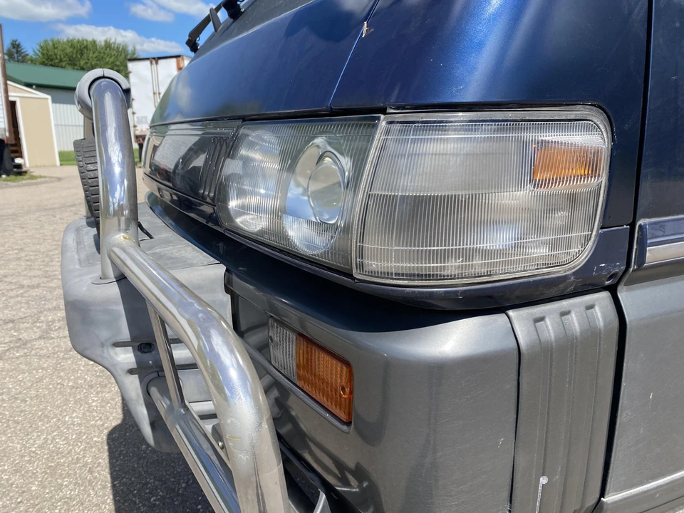 1995 Mitsubishi Delica 4th Gen - Image 12 of 31