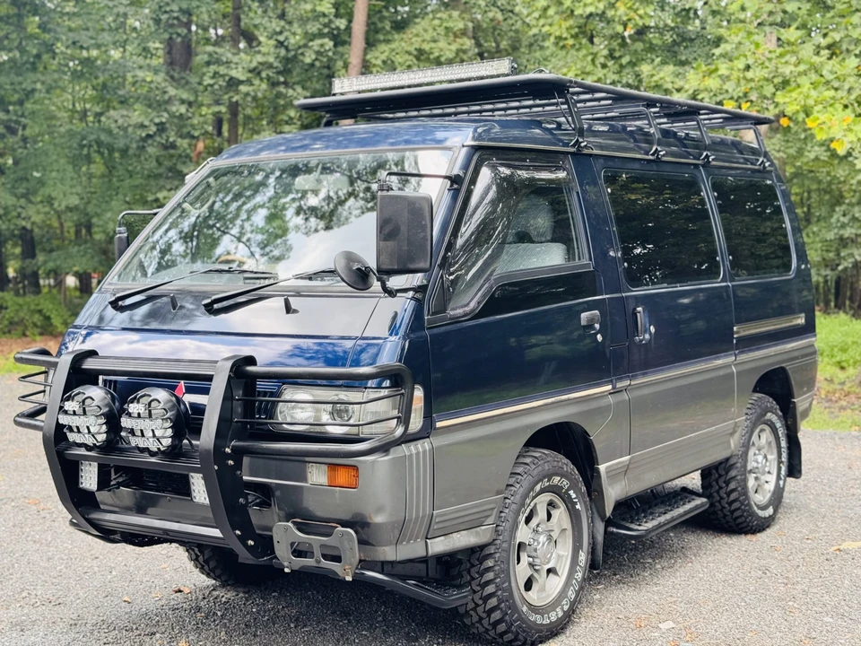 1995 Mitsubishi Delica 4th Gen - Image 2 of 31