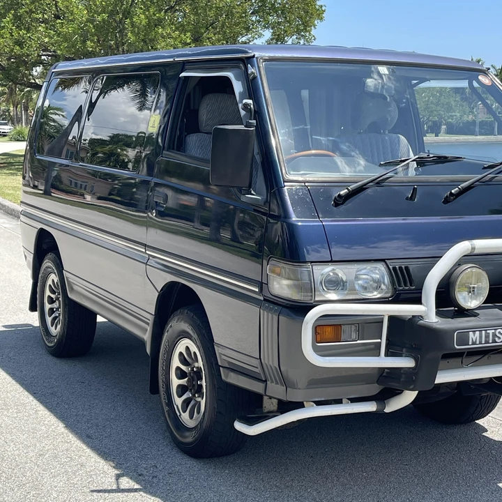 1995 Mitsubishi Delica 4th Gen - Image 3 of 21