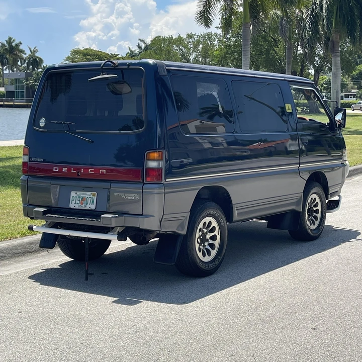 1995 Mitsubishi Delica 4th Gen - Image 12 of 21