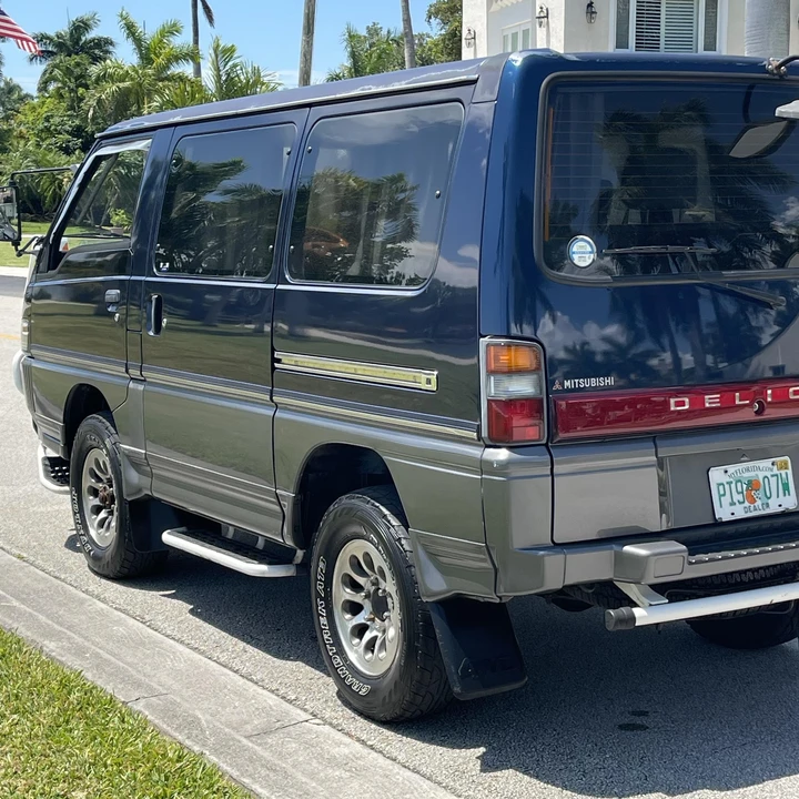 1995 Mitsubishi Delica 4th Gen - Image 9 of 21