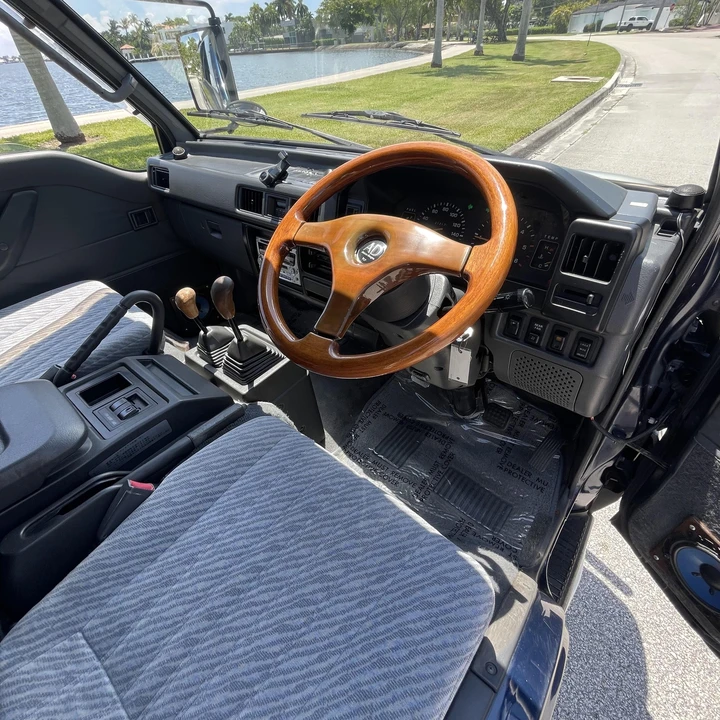 1995 Mitsubishi Delica 4th Gen - Image 16 of 21