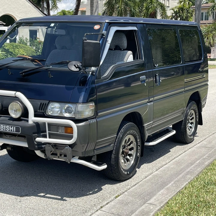 1995 Mitsubishi Delica 4th Gen - Image 5 of 21