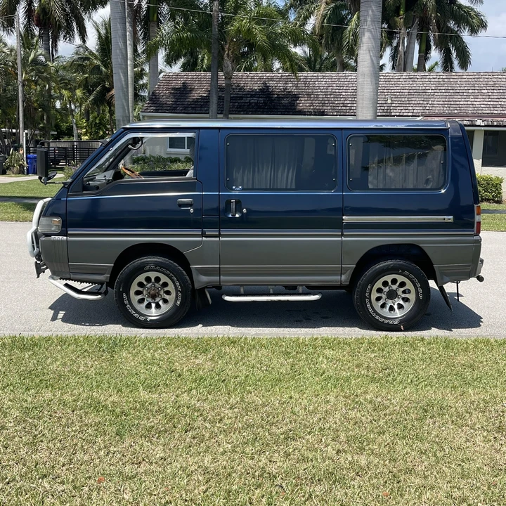 1995 Mitsubishi Delica 4th Gen - Image 7 of 21