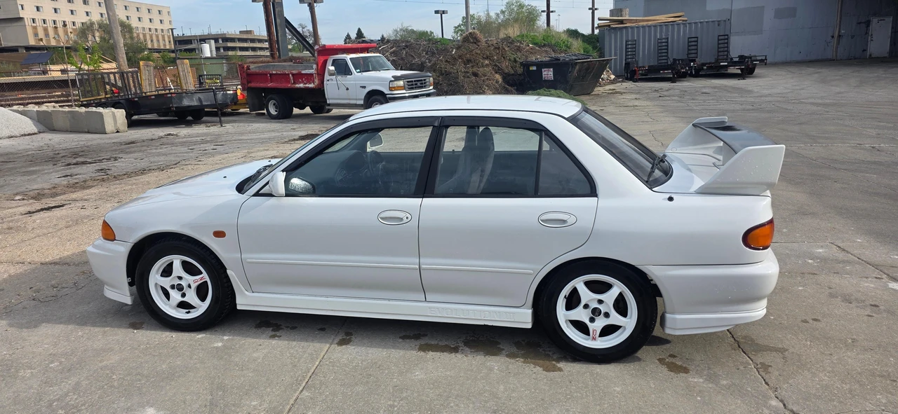 1995 Mitsubishi Lancer Evolution III 5th Gen - Image 10 of 31