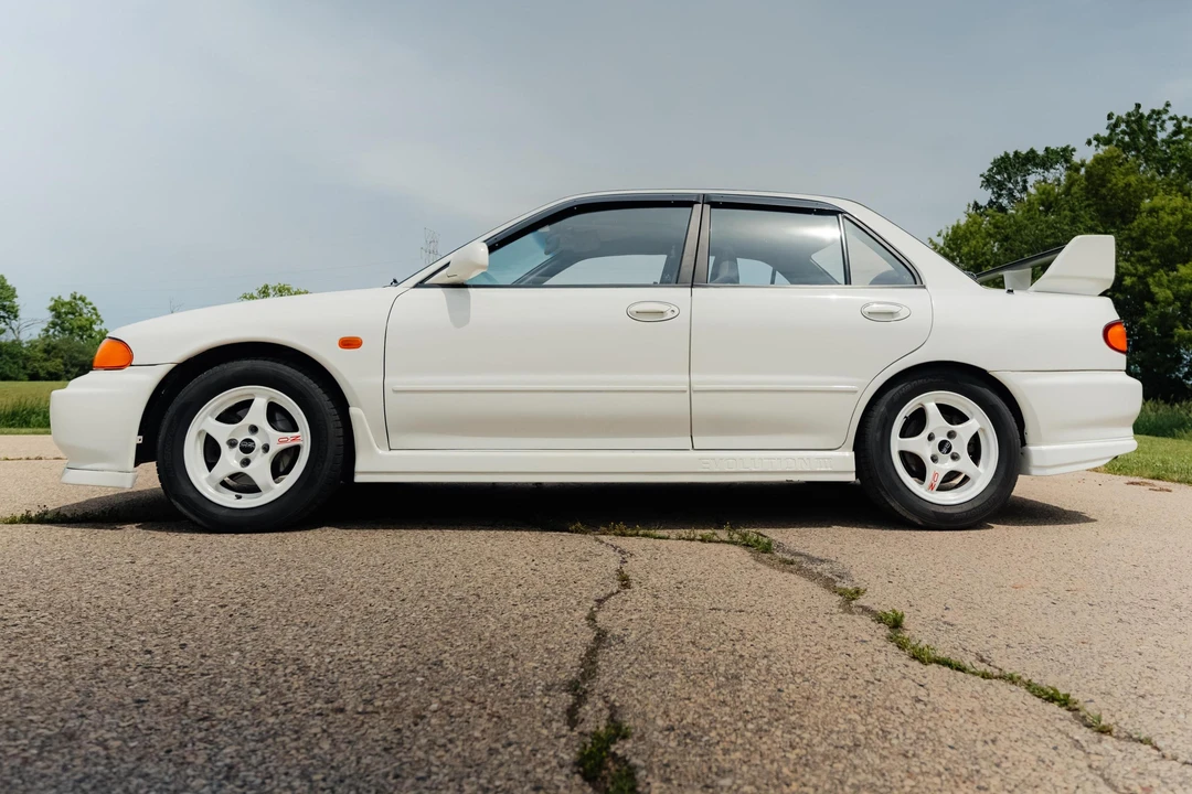 1995 Mitsubishi Lancer Evolution III 5th Gen - Image 3 of 31