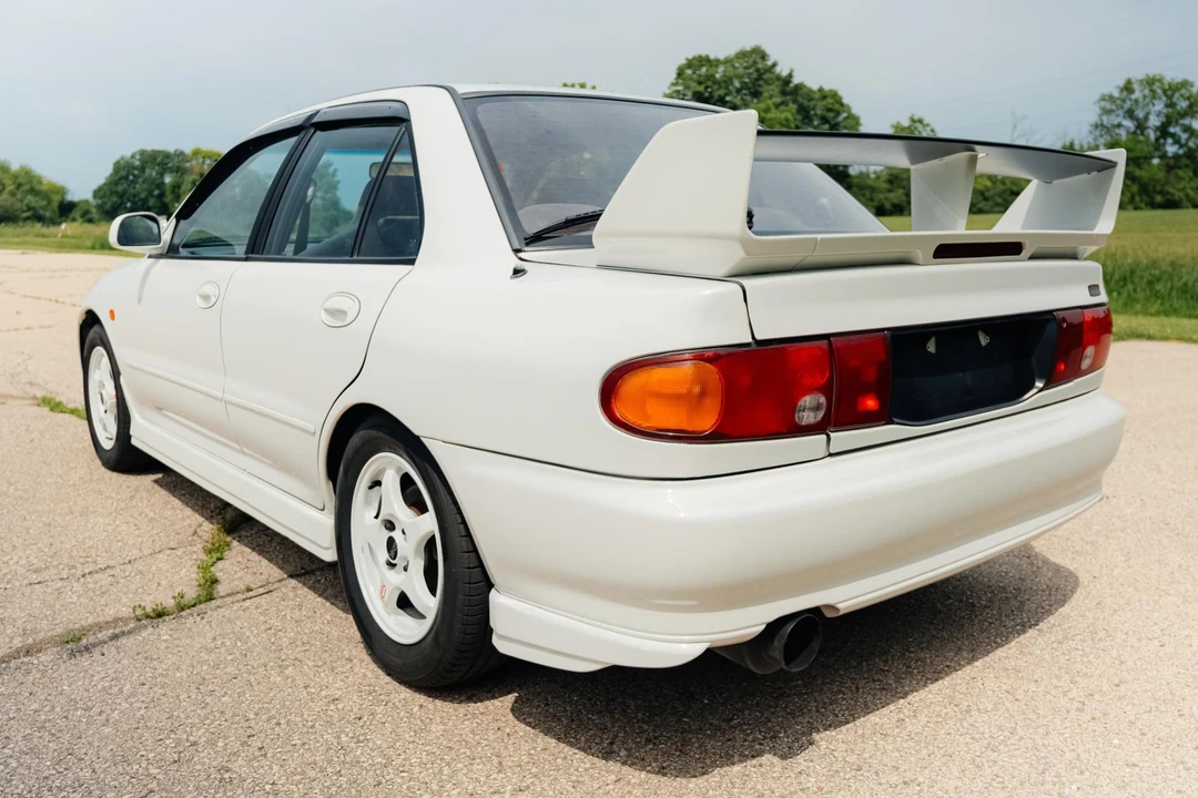 1995 Mitsubishi Lancer Evolution III 5th Gen - Image 4 of 31